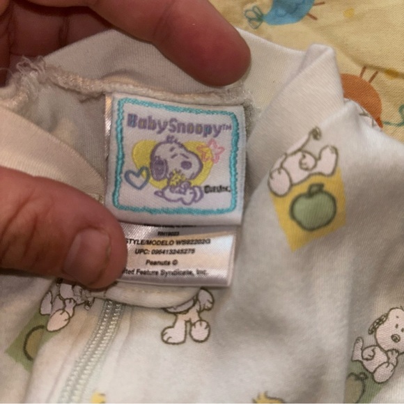 Vintage Baby Snoopy Footie one piece size 0-3 months - Picture 3 of 5